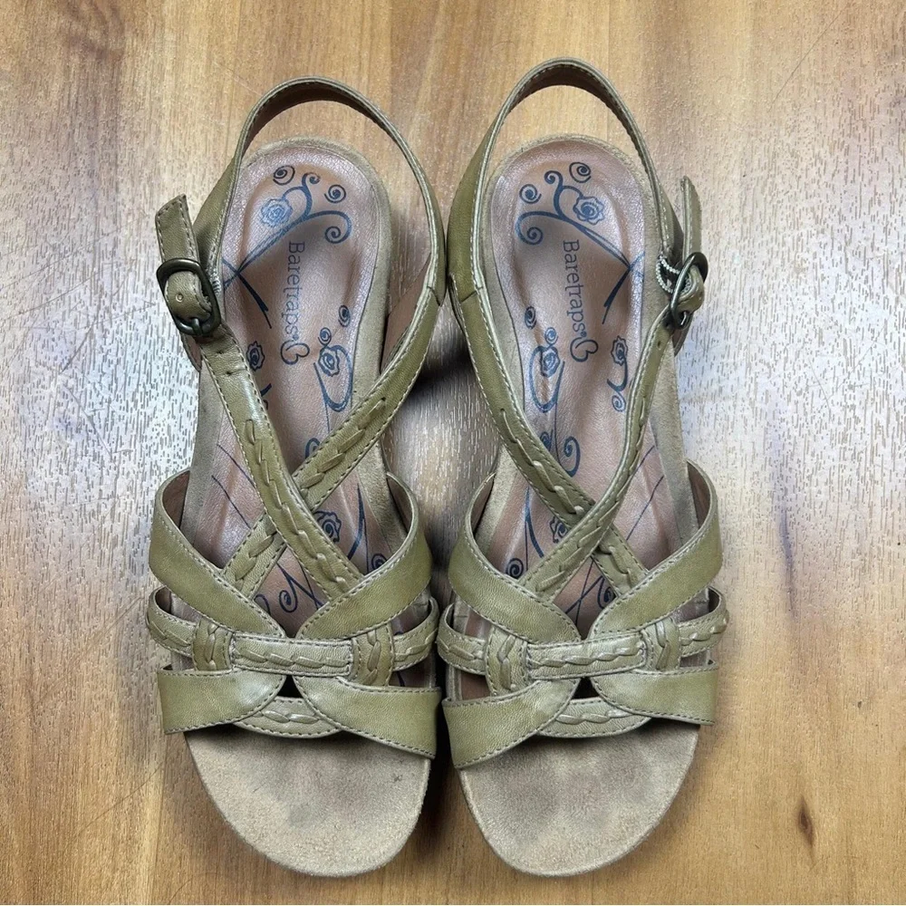 BareTraps Women’s Cream and Tan Sandals Casual Comfort Size 8M